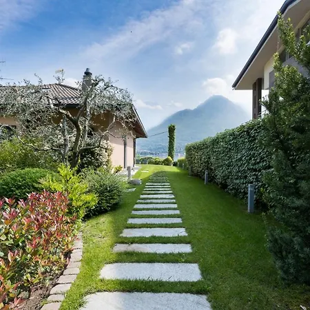 Vittoria With Private Heated Pool & Shared Sauna - Bellagio Village 빌라 *