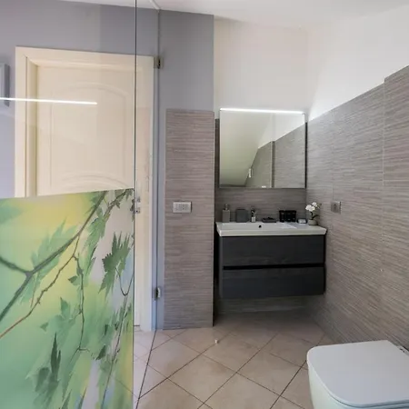 Vittoria With Private Heated Pool & Shared Sauna - Bellagio Village 빌라 Oliveto Lario