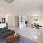 Willa Vittoria With Private Heated Pool & Shared Sauna - Bellagio Village Oliveto Lario