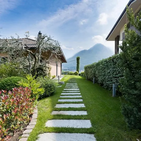 Vittoria With Private Heated Pool & Shared Sauna - Bellagio Village Villa *