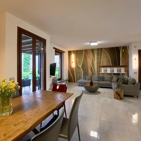 Vittoria With Private Heated Pool & Shared Sauna - Bellagio Village Villa Oliveto Lario